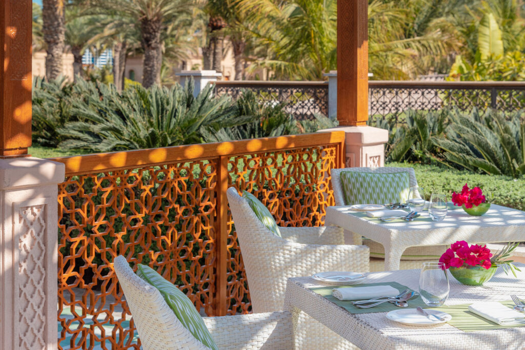 hotel-de-luxe-one-only-the-palm-dubai-presqu-ile-de-palm-jumeirah-yannick-alleno-restaurants-zest-stay-101-dining-lounge-bar-spa-guerlain-7