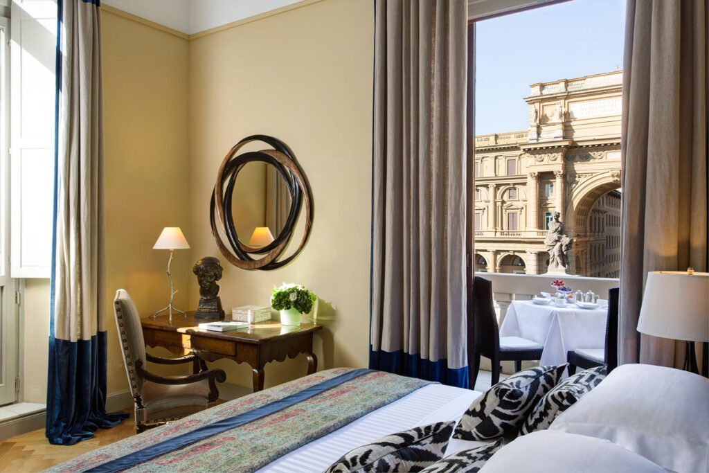 hotel-savoy-florence-hotels-de-luxe-rocco-forte-piazza-della-republica-duomo-et-ponte-vecchio-olga-polizzi-restaurant-irene-4