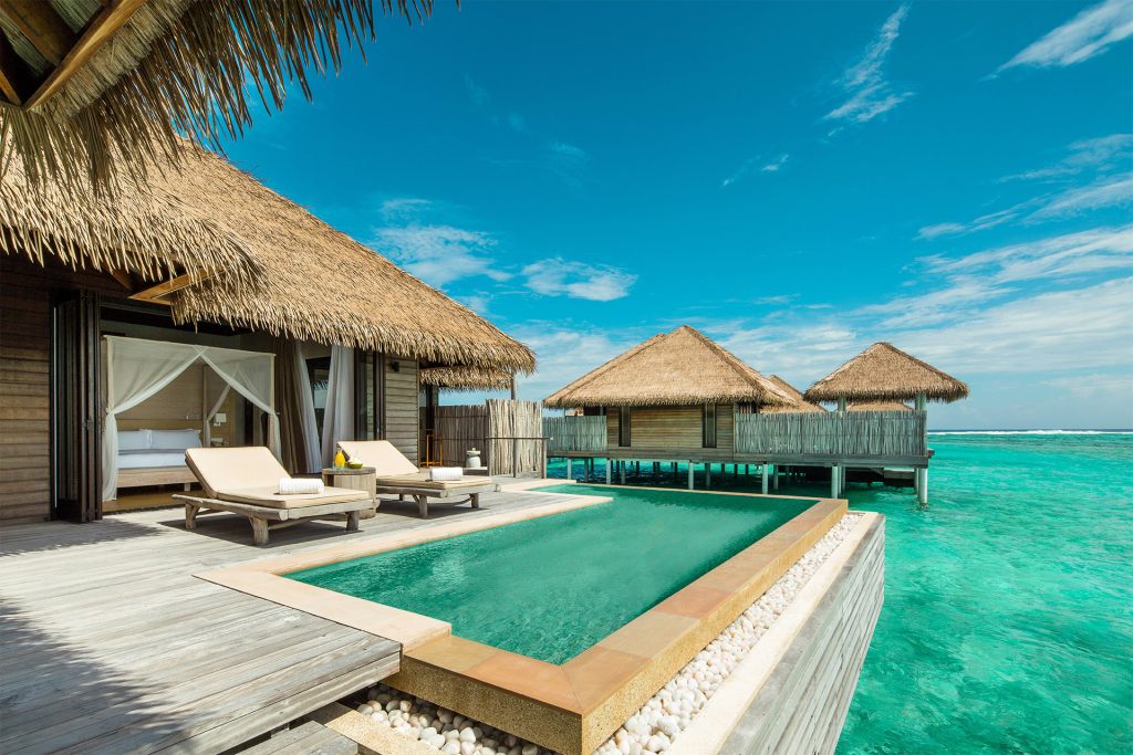 como-maalifushi-atoll-de-thaa-aux-maldives-sejour-de-luxe-en-famille-_0005_Water_Villa (1)