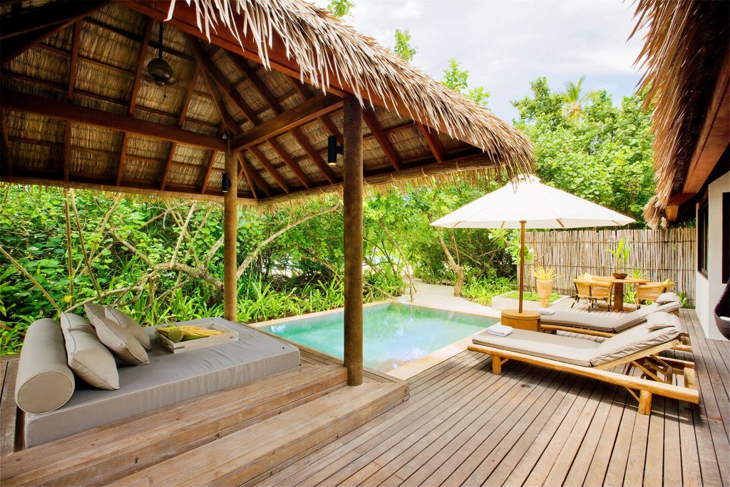 como-maalifushi-atoll-de-thaa-aux-maldives-sejour-de-luxe-en-famille-_0008_Beach_Suite_Outdoor_Pool