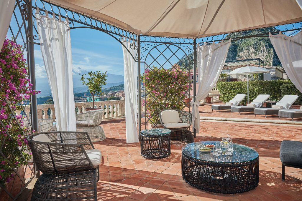 grand-hotel-timeo-et-villa-sant-andrea-sicile-luxe-belmond-taormine-restaurant-oliviero-etna-49