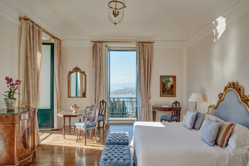 grand-hotel-timeo-et-villa-sant-andrea-sicile-luxe-belmond-taormine-restaurant-oliviero-etna-51