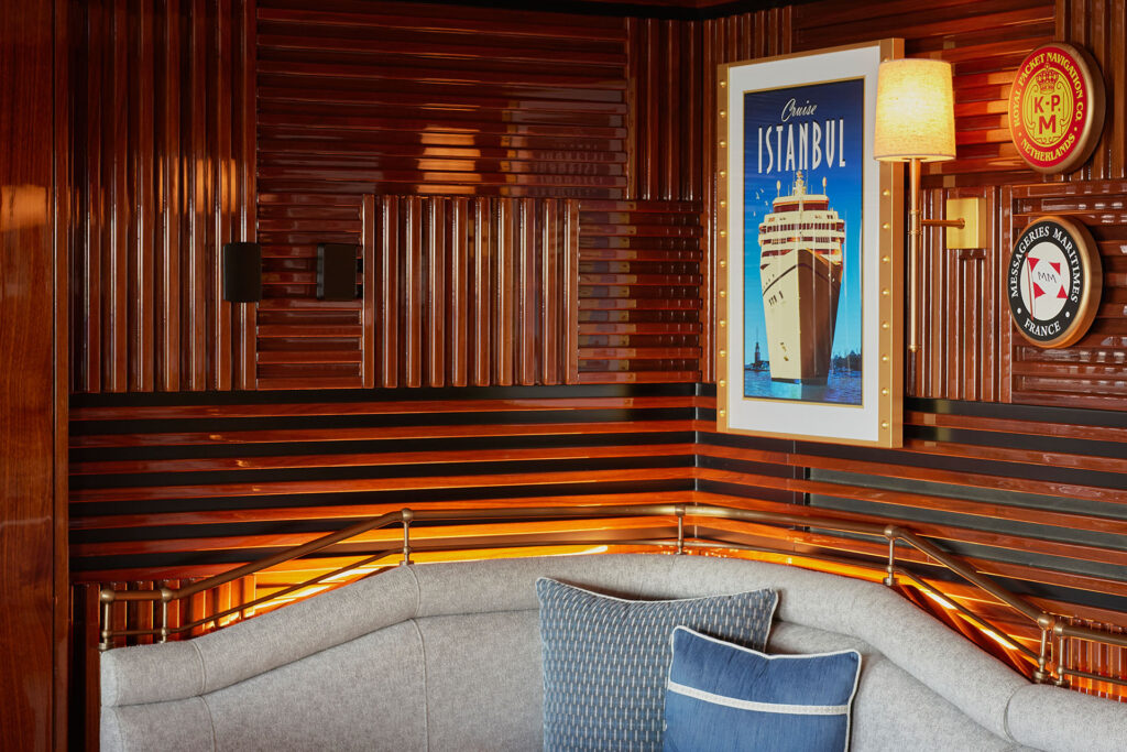 peninsula-istanbul-rives-du-bosphore-quartier-historique-de-karakoy-turquie-2