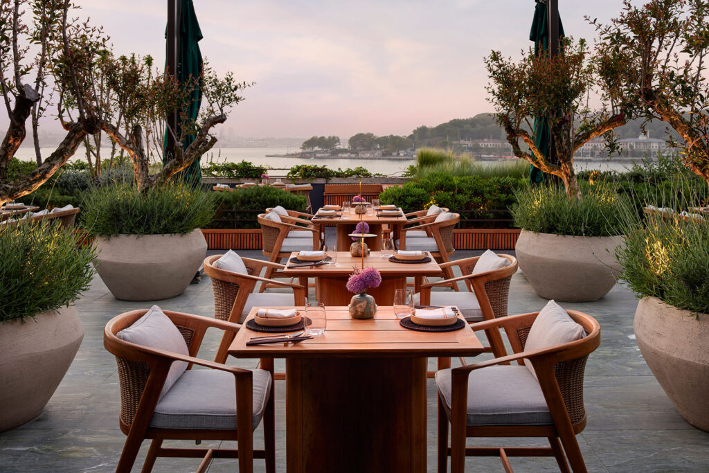 peninsula-istanbul-rives-du-bosphore-quartier-historique-de-karakoy-turquie-4