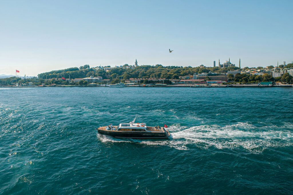 peninsula-istanbul-rives-du-bosphore-quartier-historique-de-karakoy-turquie-7