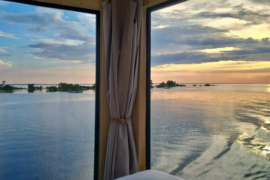 amazon-ecoboat-rio-negro-au-depart-de-manaus-croisiere-de-luxe-au-bresil-2