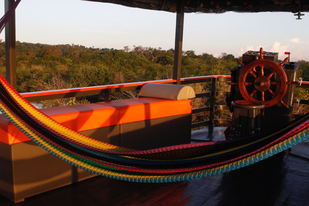 amazon-ecoboat-rio-negro-au-depart-de-manaus-croisiere-de-luxe-au-bresil-8
