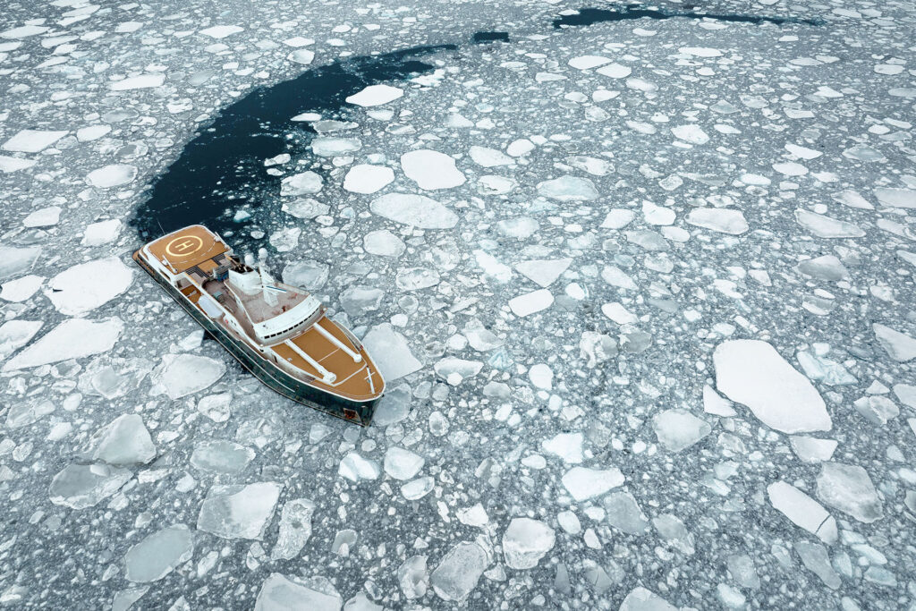 aqua-expeditions-arctic-aux-confins-du-cercle-polaire-arctique-croisiere-en-yacht-de-luxe-14