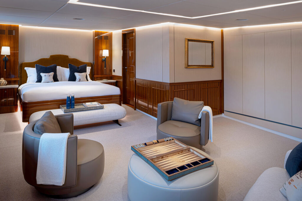 aqua-expeditions-arctic-aux-confins-du-cercle-polaire-arctique-croisiere-en-yacht-de-luxe-16