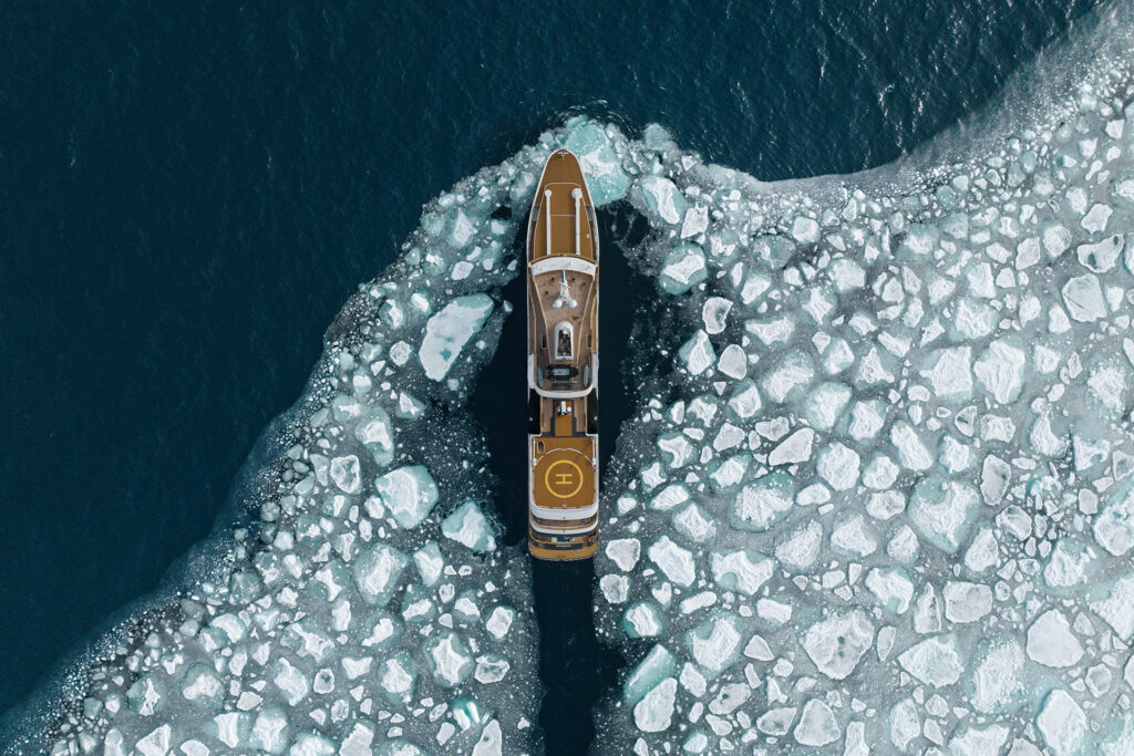 aqua-expeditions-arctic-aux-confins-du-cercle-polaire-arctique-croisiere-en-yacht-de-luxe-22