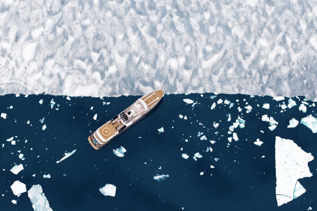 aqua-expeditions-arctic-aux-confins-du-cercle-polaire-arctique-croisiere-en-yacht-de-luxe-4