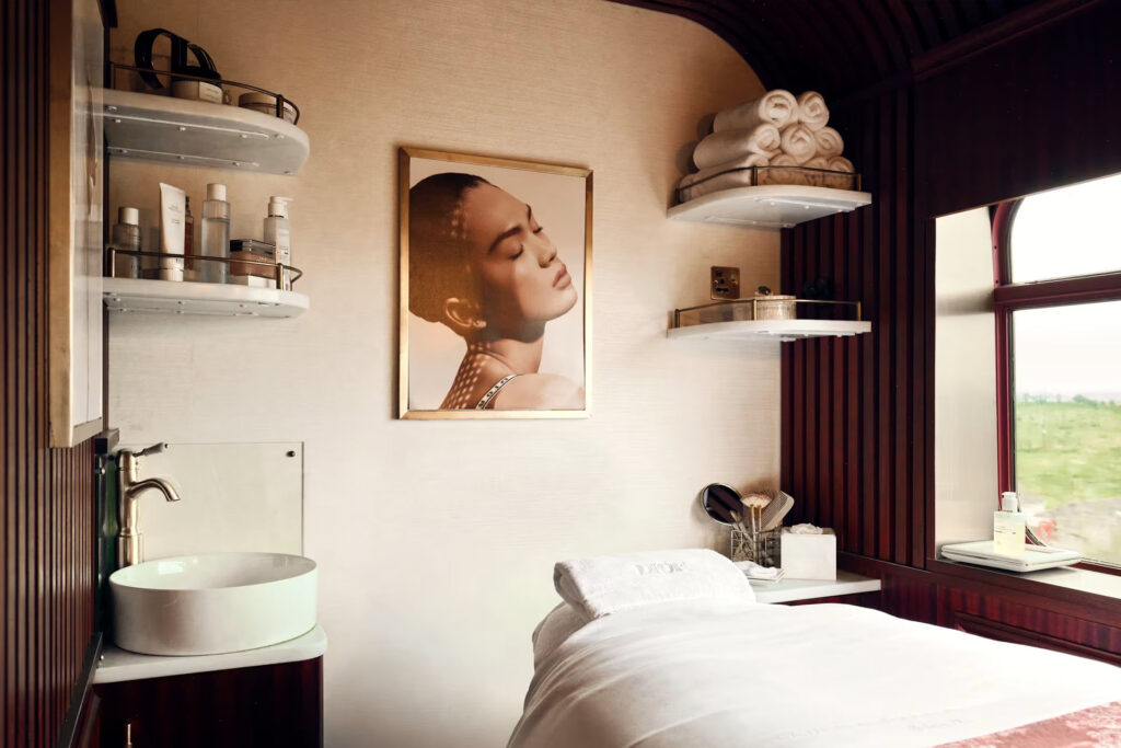 belmond-royal-scotsman-train-de-luxe-au-depart-d-edimbourg-en-ecosse-2