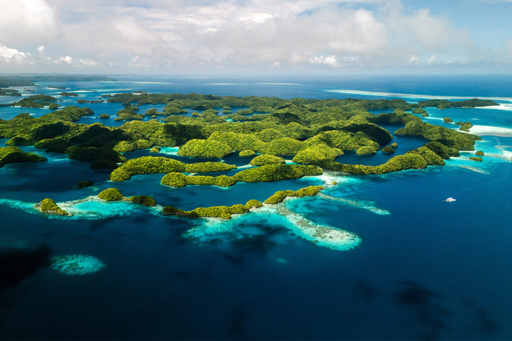 four-seasons-explorer-archipel-de-palau-micronesie-1