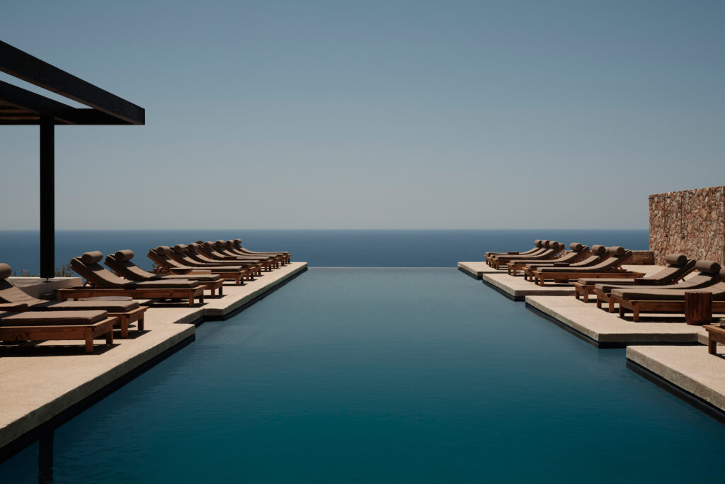 gundari-mer-egee-sur-l-ile-de-folegandros-en-grece-11