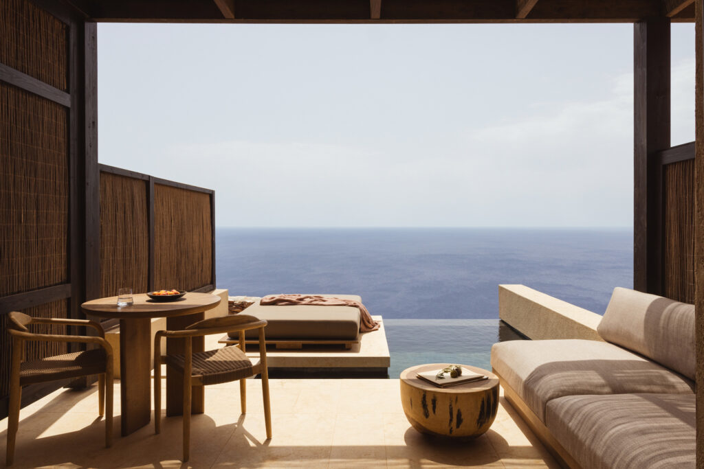 gundari-mer-egee-sur-l-ile-de-folegandros-en-grece-12