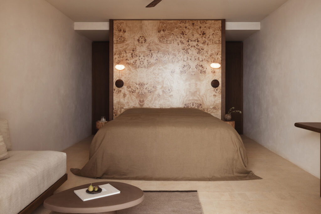 gundari-mer-egee-sur-l-ile-de-folegandros-en-grece-3