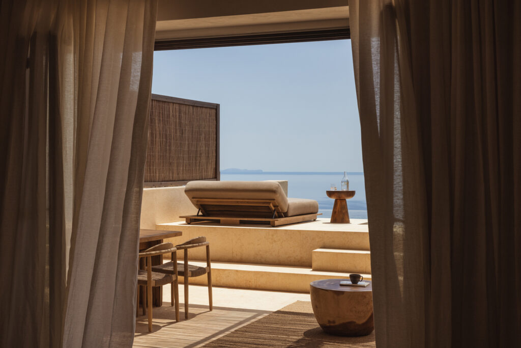 gundari-mer-egee-sur-l-ile-de-folegandros-en-grece-5