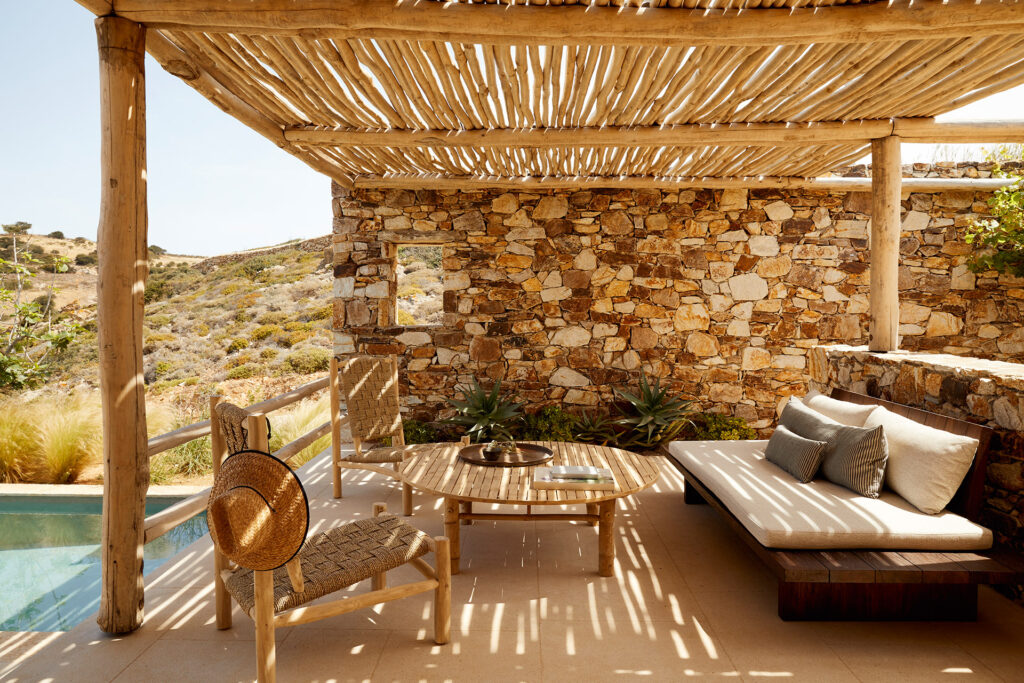 the-rooster-antiparos-baie-de-livadia-grece-2