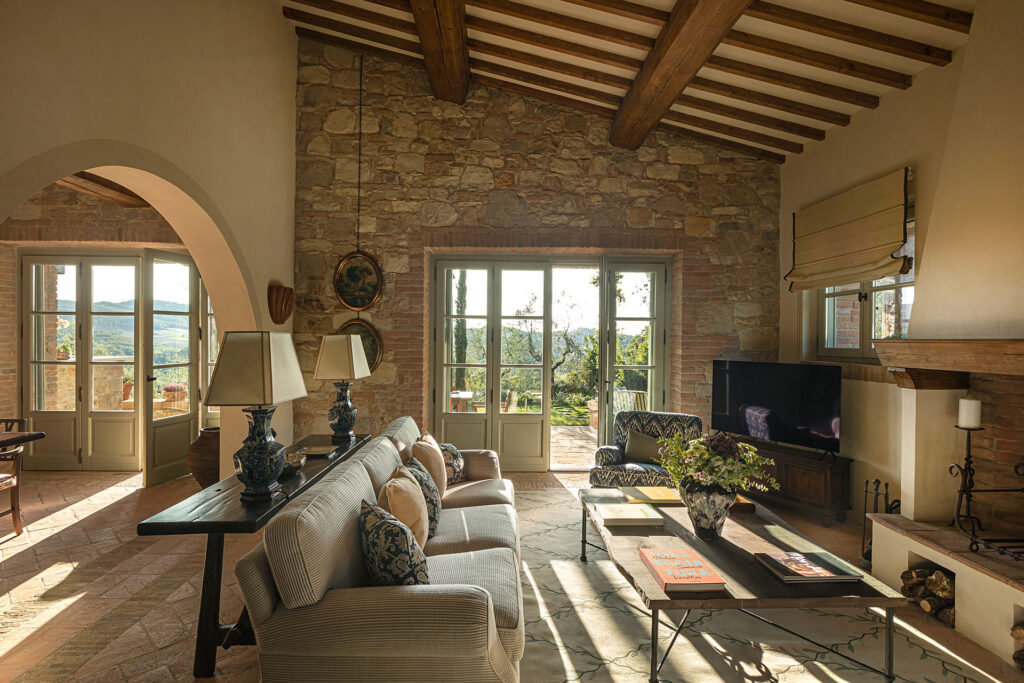 castello-di-casole-belmond-chateau-du-xe-siecle-en-toscane-en-italie-_0000_CDC-VILLA-02