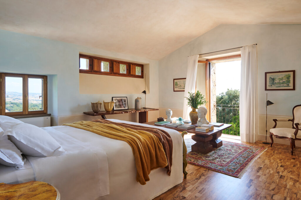 castello-di-vicarello-colline-de-la-maremme-chateau-en-toscane-italie-4