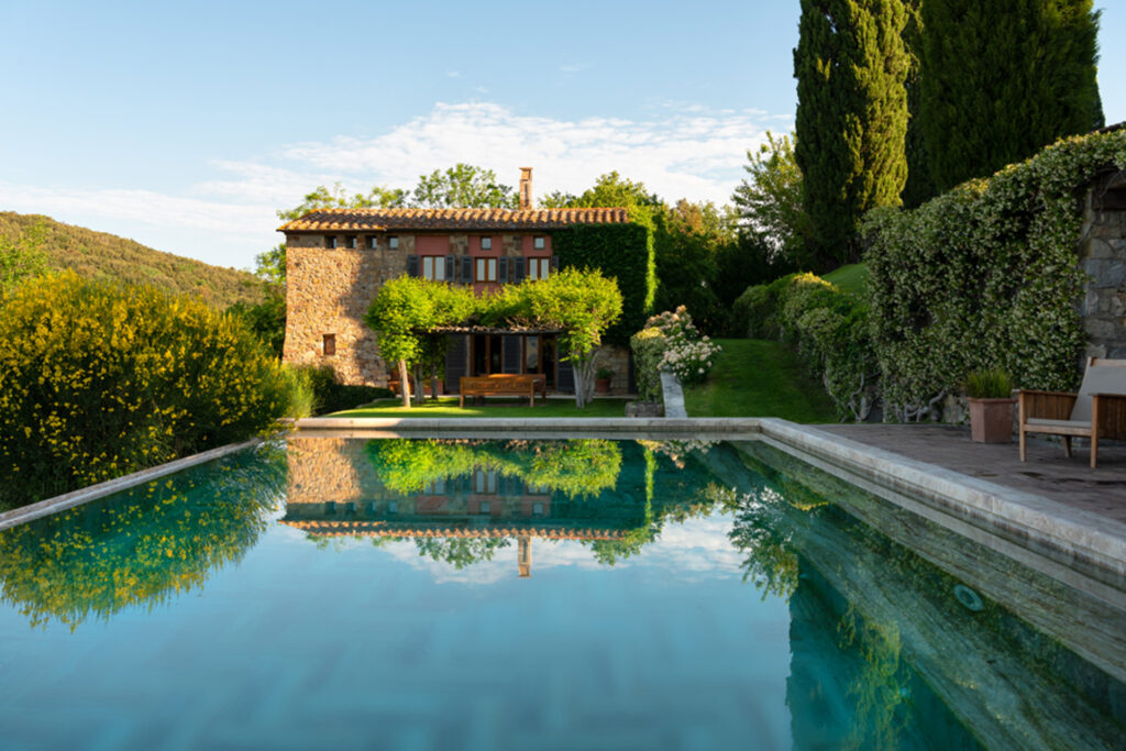 castello-di-vicarello-colline-de-la-maremme-chateau-en-toscane-italie-6