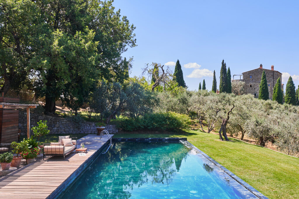 castello-di-vicarello-colline-de-la-maremme-chateau-en-toscane-italie-9