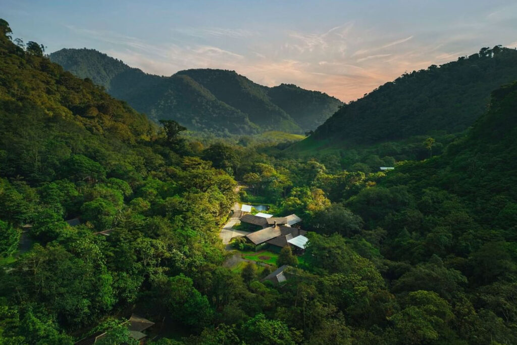 el-silencio-lodge-bajos-del-toro-costa-rica-_0000_Calque 2